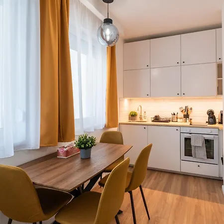 Party & Chill - Downtown Center With Big Balcony And Ac Appartement *