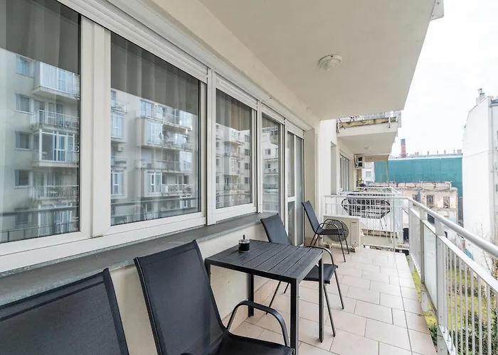 Party & Chill - Downtown Center With Big Balcony And Ac Boedapest